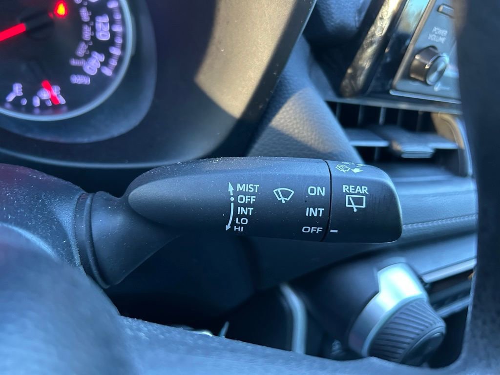 Used 2020 Toyota RAV4 LE image 20