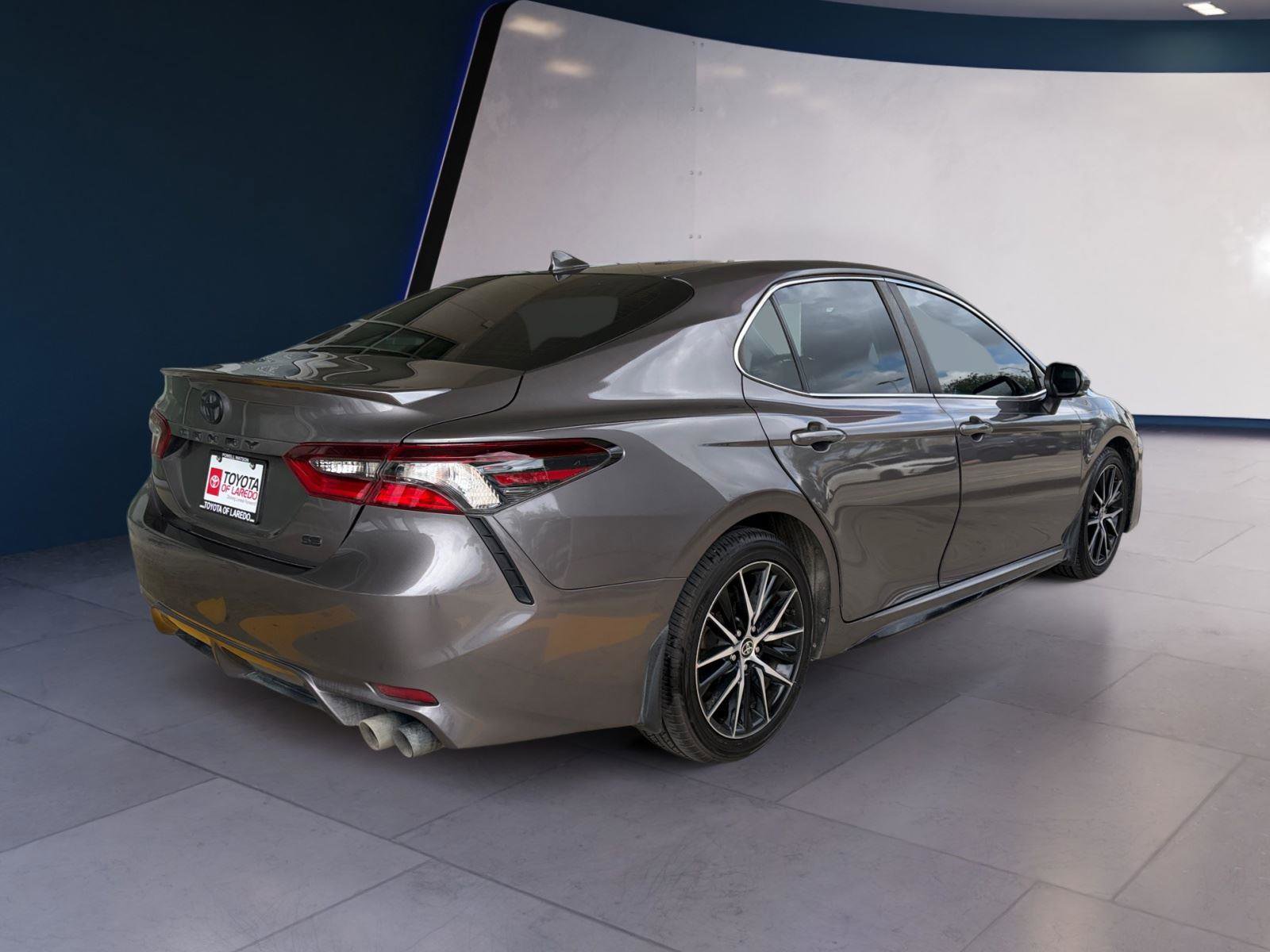 Used 2023 Toyota Camry SE image 5