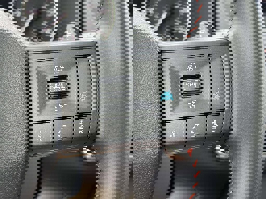 Certified 2025 Nissan Rogue SV image 17