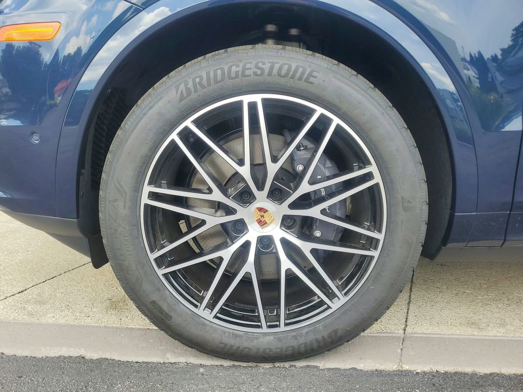 Certified 2025 Porsche Cayenne Coupe image 25