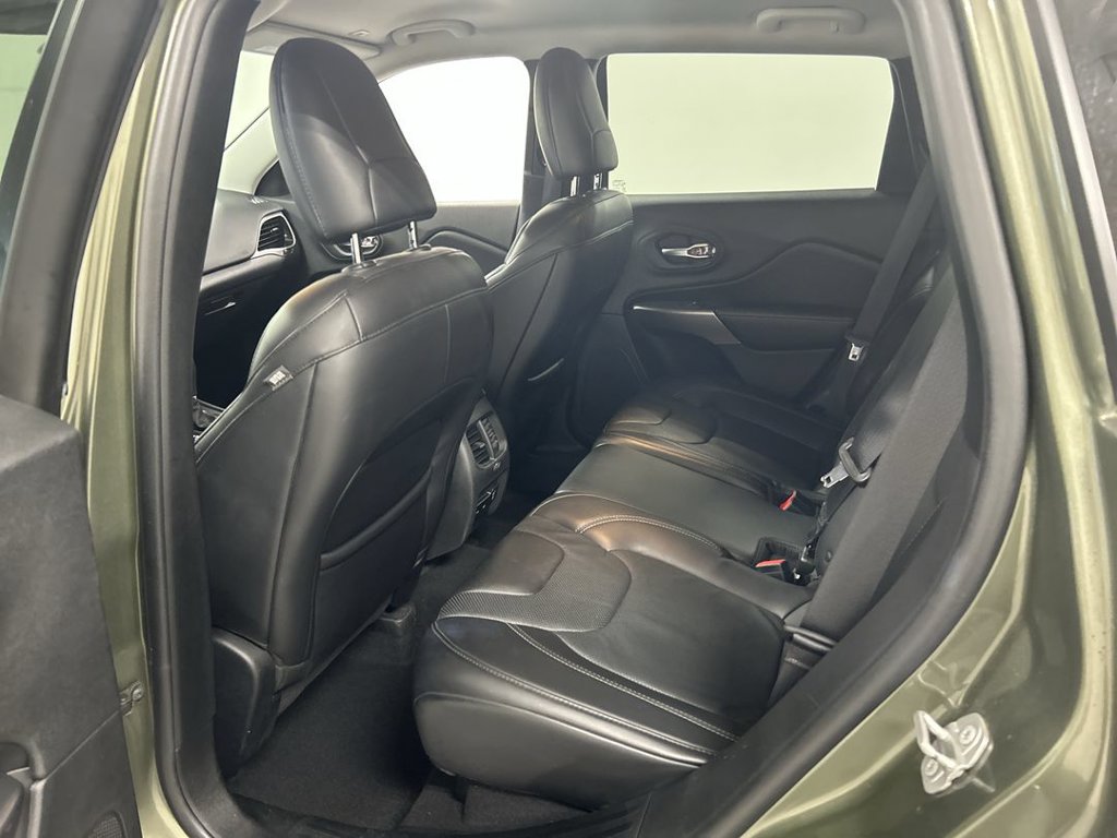 Used 2019 Jeep Cherokee Limited AWD/4WD image 20