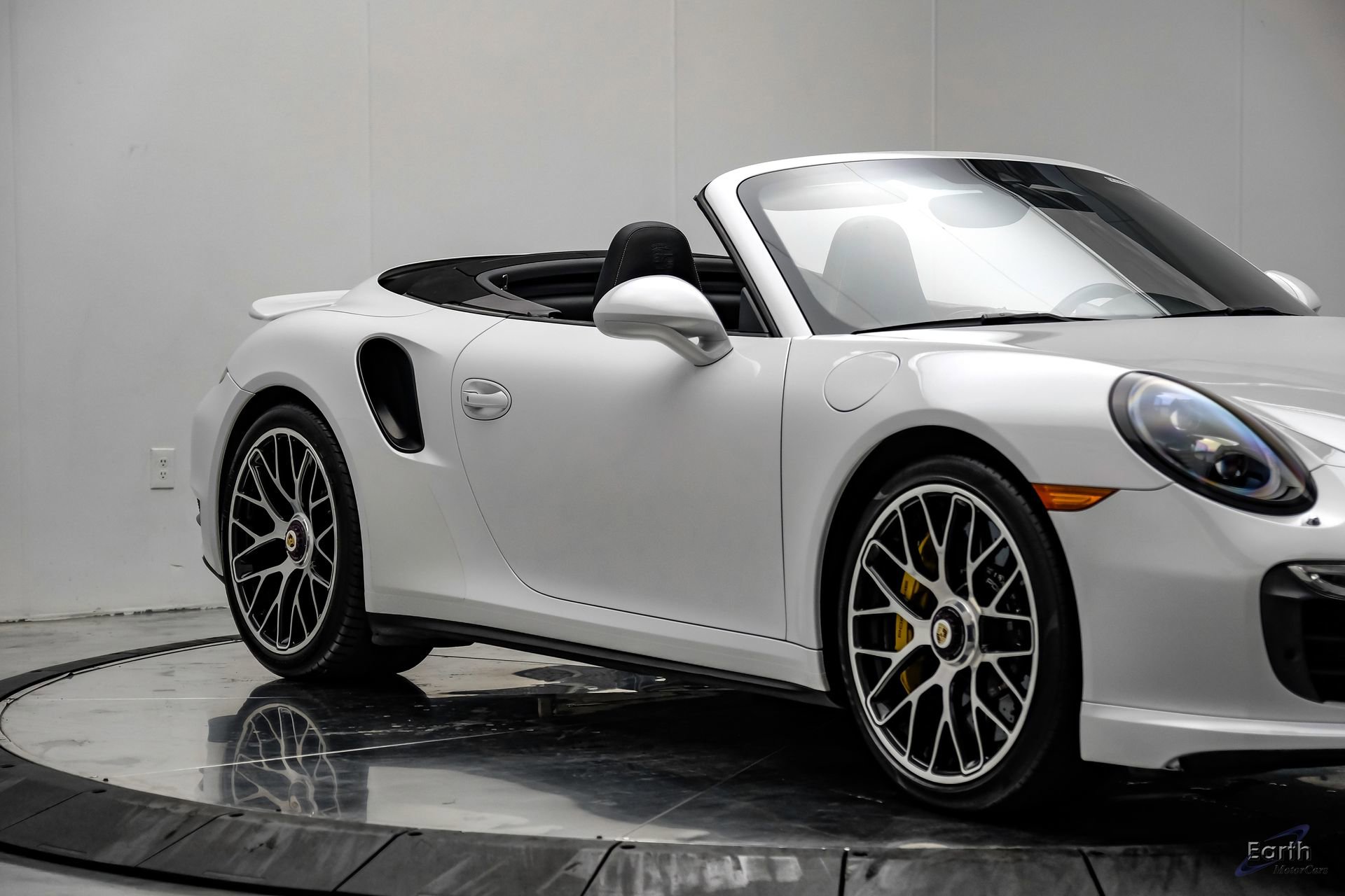 Used 2016 Porsche 911 Turbo S AWD/4WD image 31