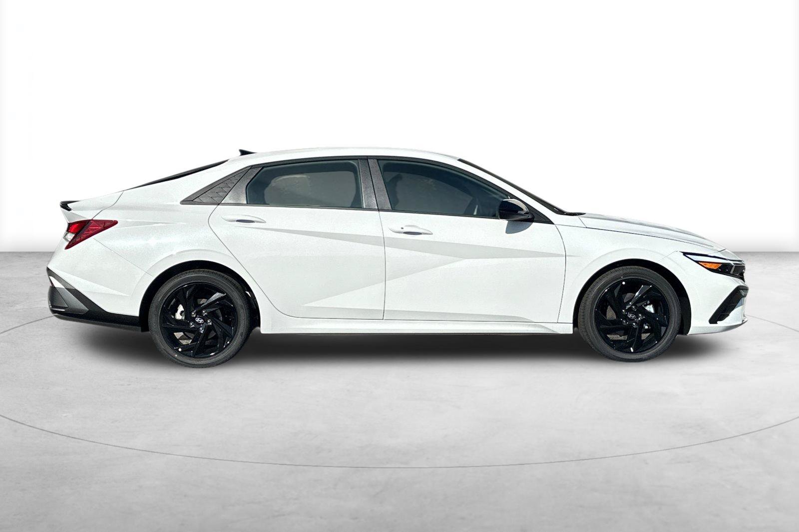 New 2026 Hyundai Elantra SEL Sport FWD image 7