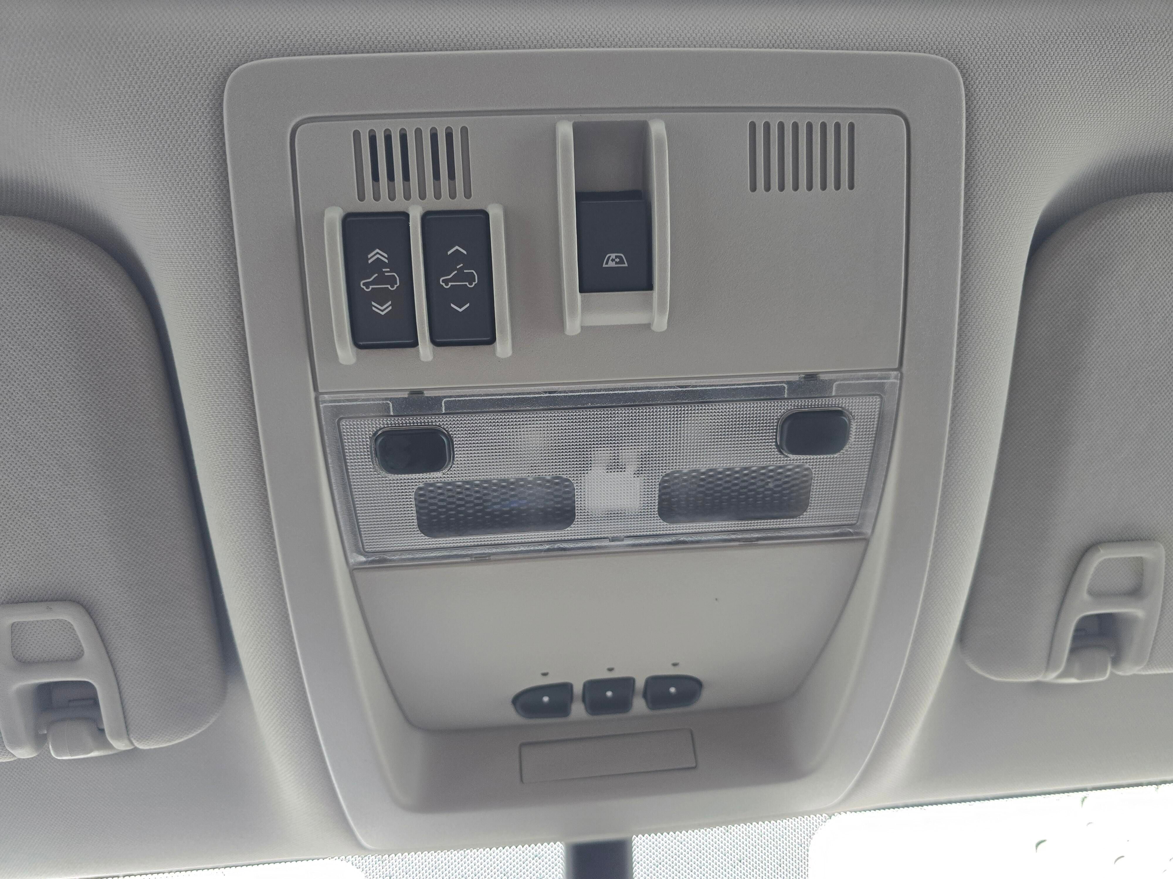 Used 2013 GMC Sierra 3500 Denali image 24