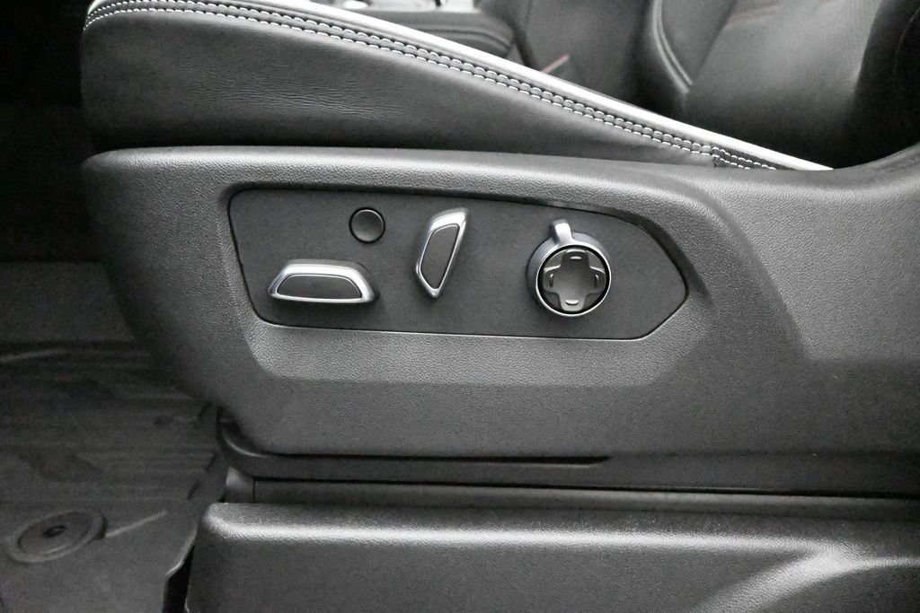 New 2026 GMC Yukon XL AT4 Ultimate w/ LPO, Floor Liner Package AWD/4WD image 15