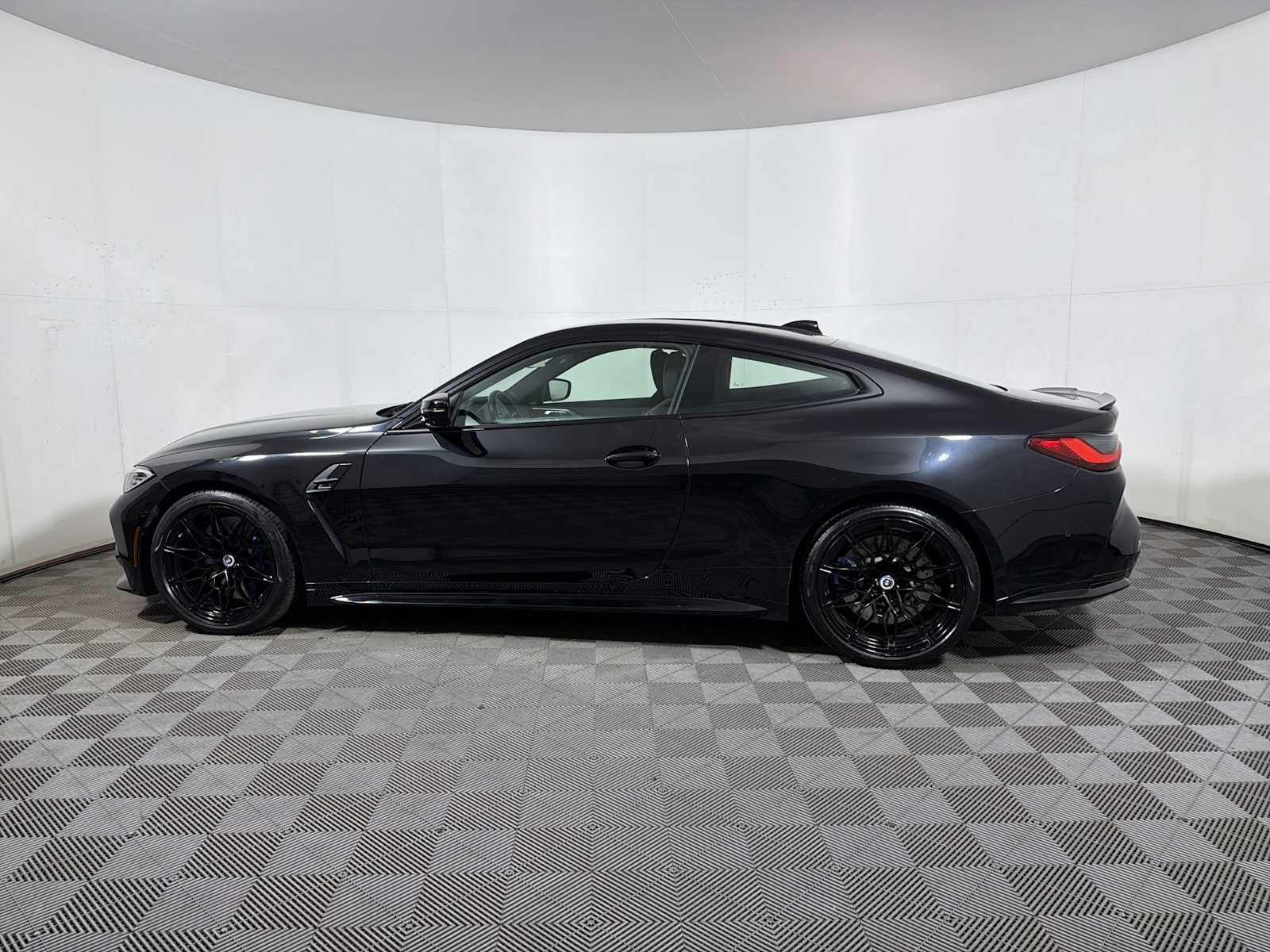 Used 2023 BMW M4 Competition w/ Executive Package image 4