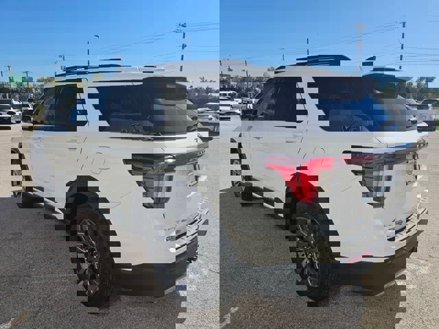 New 2025 Ford Explorer Active w/ Active Comfort Package image 6