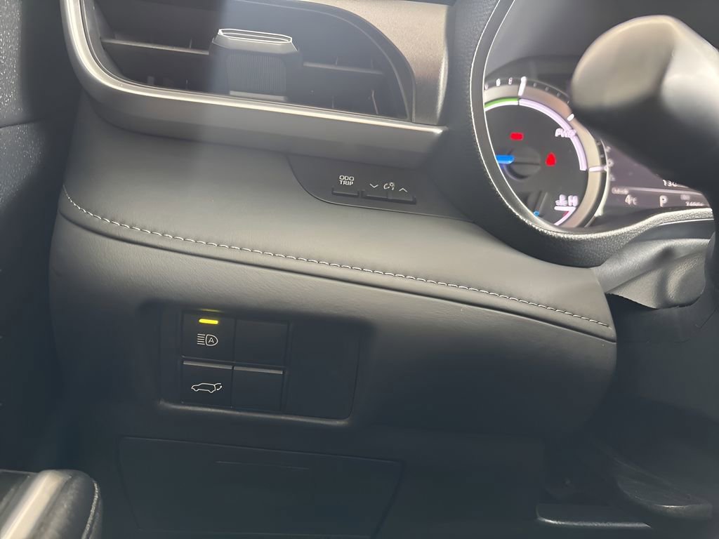 Used 2024 Toyota Highlander LE image 14