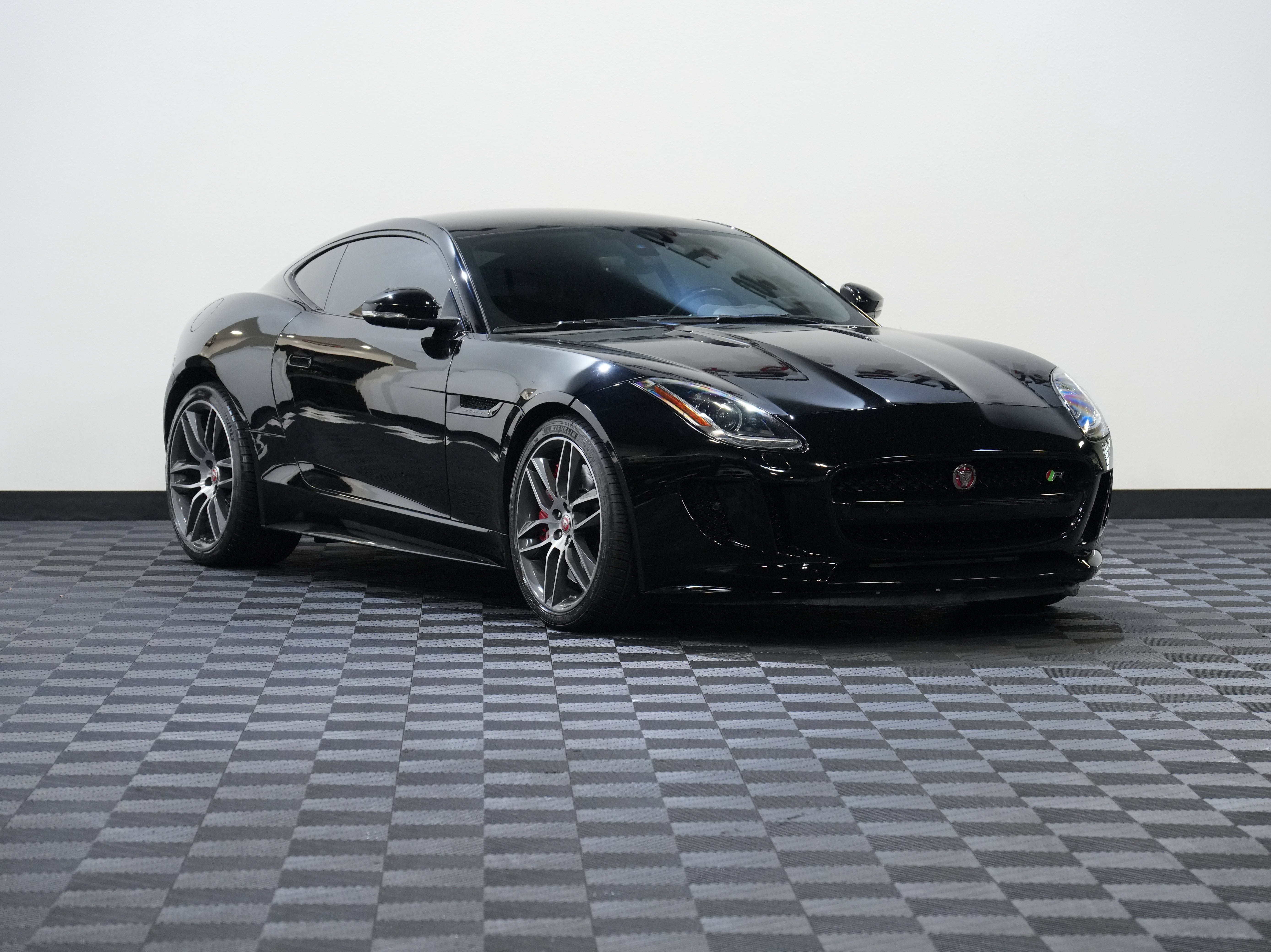 Used 2015 Jaguar F-TYPE R RWD image 5