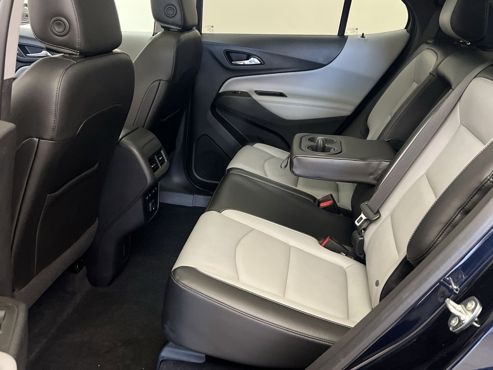 Used 2021 Chevrolet Equinox Premier image 23