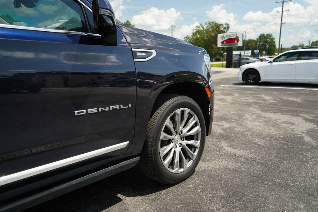 Used 2021 GMC Yukon XL Denali w/ Denali Premium Package AWD/4WD image 21