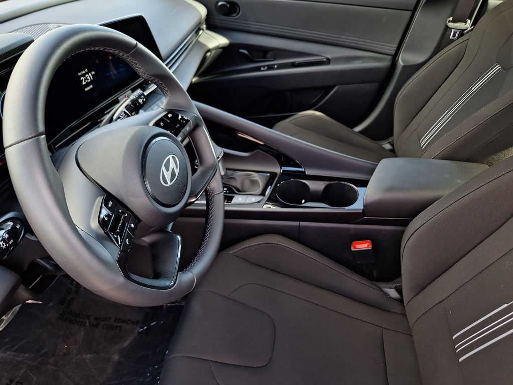 New 2025 Hyundai Elantra SEL image 10