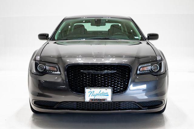 Certified 2021 Chrysler 300 Touring w/ Sport Appearance Package RWD image 4