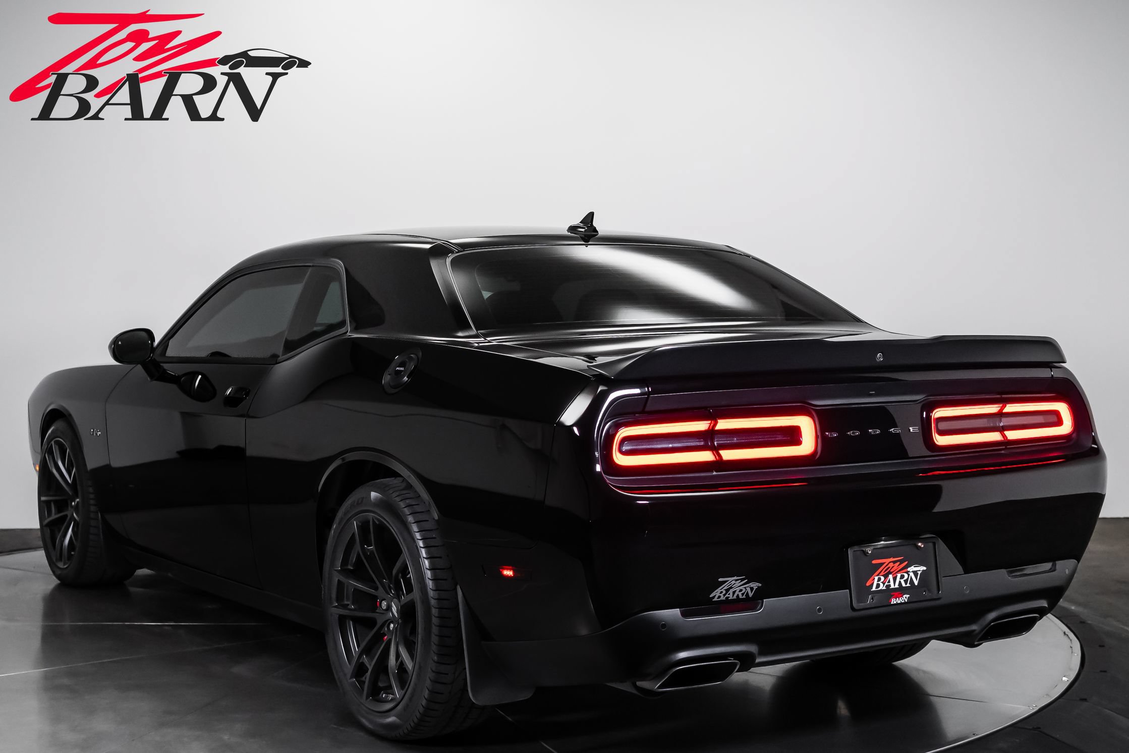 Used 2023 Dodge Challenger R/T w/ Plus Package RWD image 3
