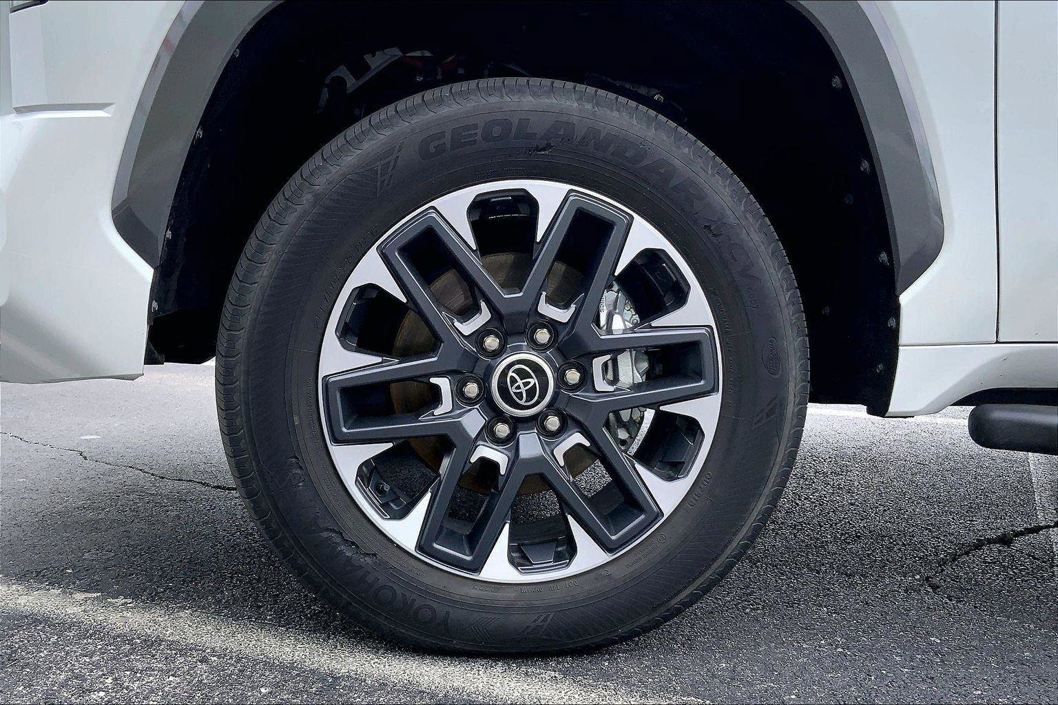 Used 2024 Toyota Tundra Limited AWD/4WD image 9