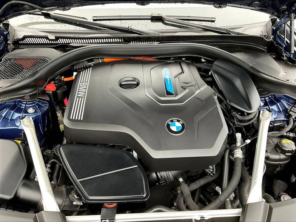 Used 2023 BMW 530e xDrive w/ Premium Package AWD/4WD image 29