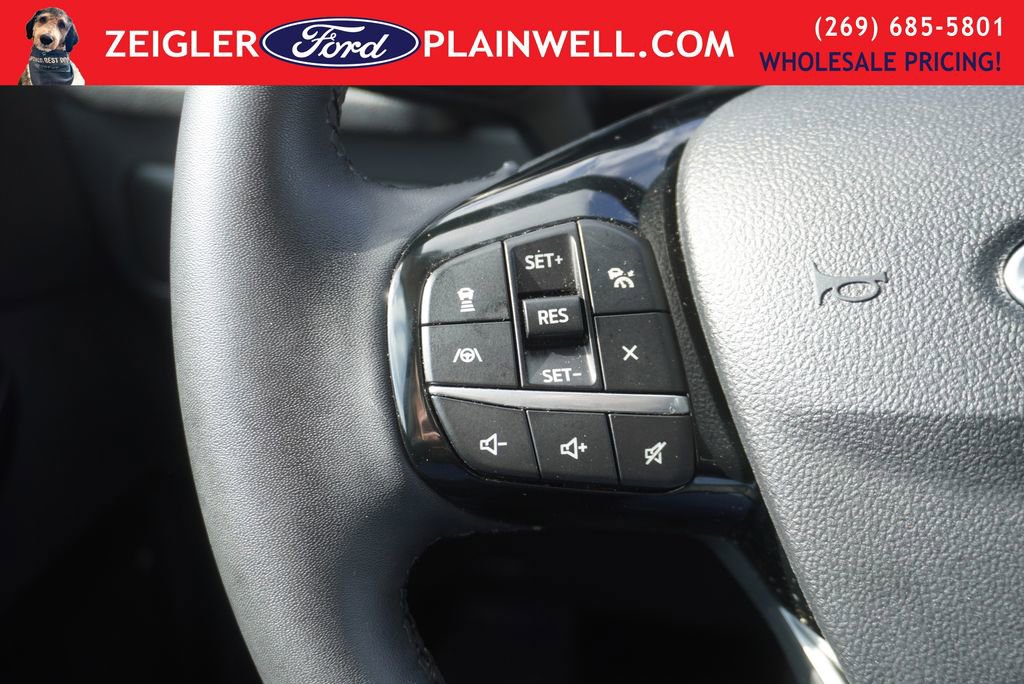 Used 2022 Ford Escape SE w/ Cold Weather Package image 25