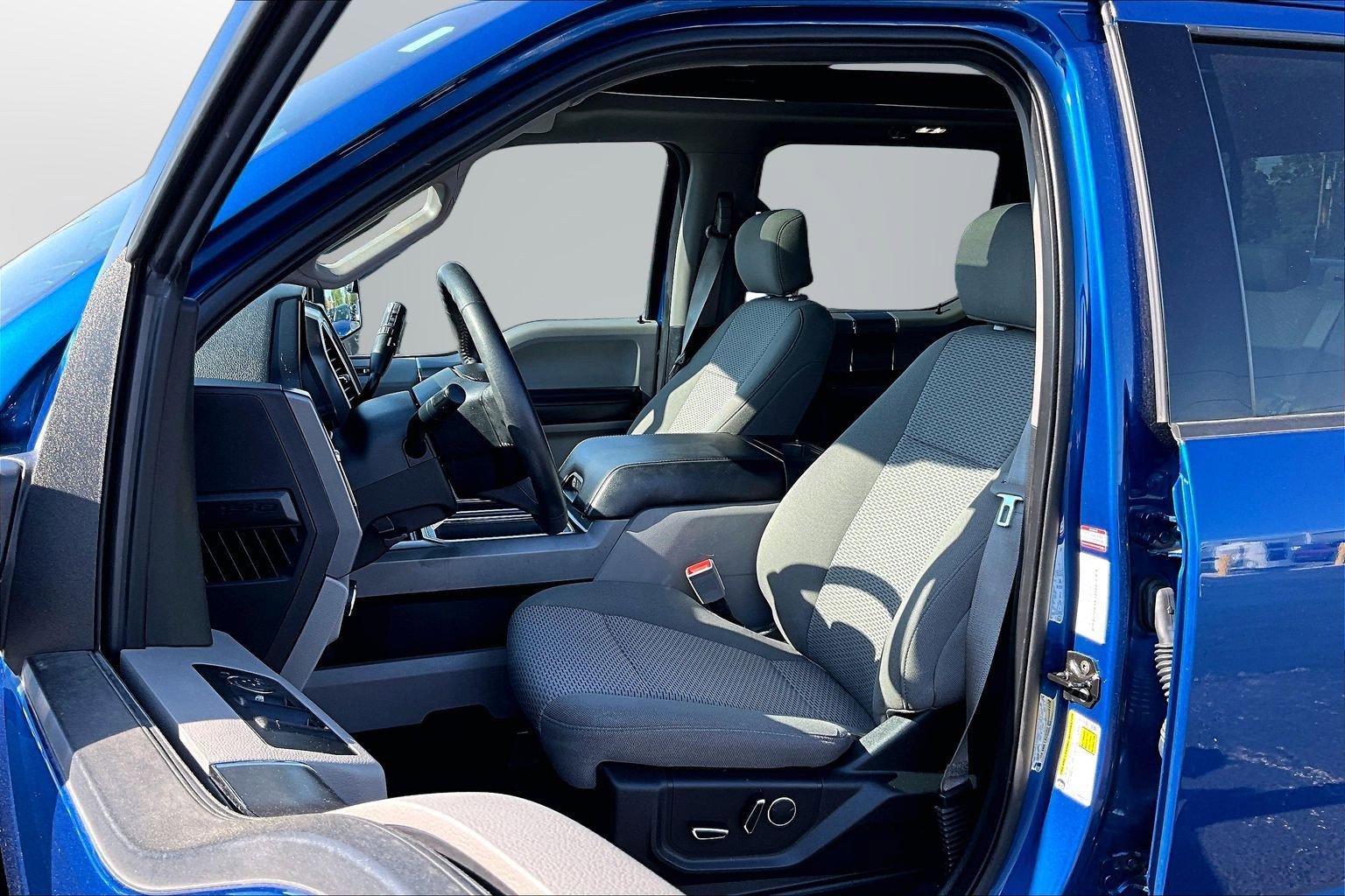 Used 2018 Ford F150 XLT w/ Equipment Group 302A Luxury AWD/4WD image 16