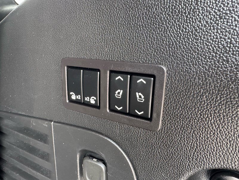 Used 2020 Chevrolet Tahoe Premier AWD/4WD image 29