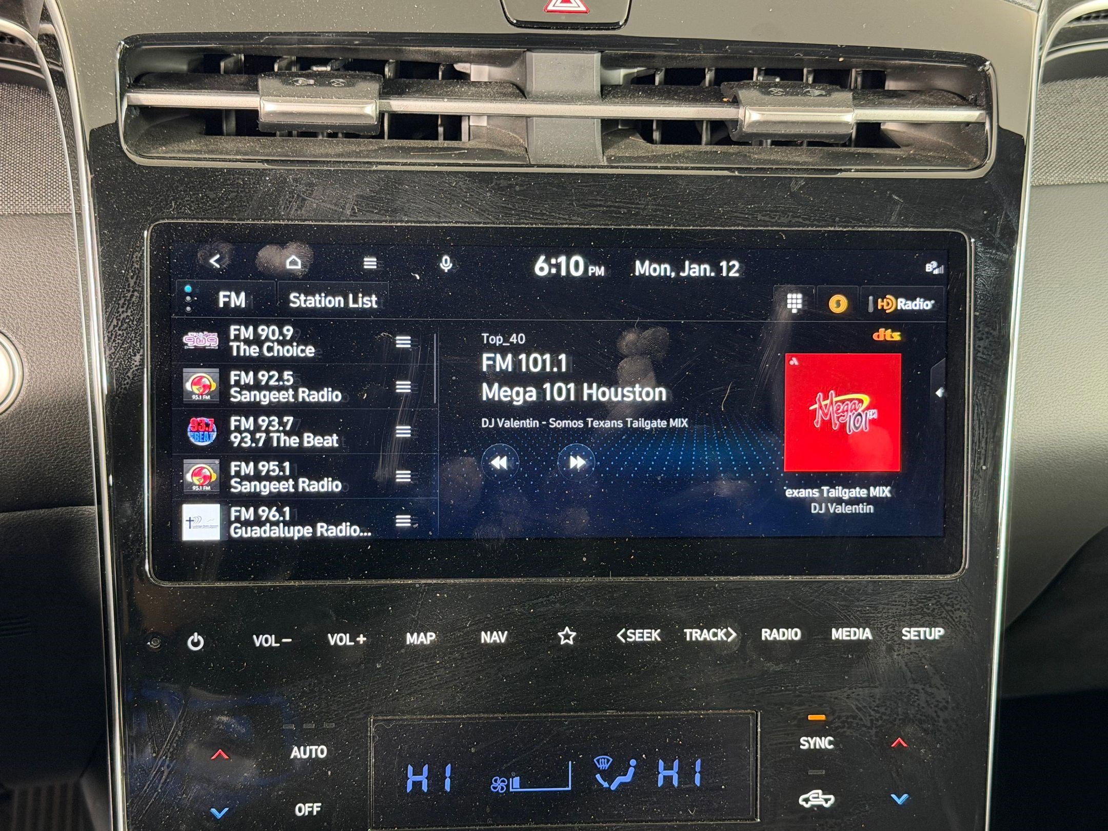 Used 2023 Hyundai Santa Cruz Limited image 24