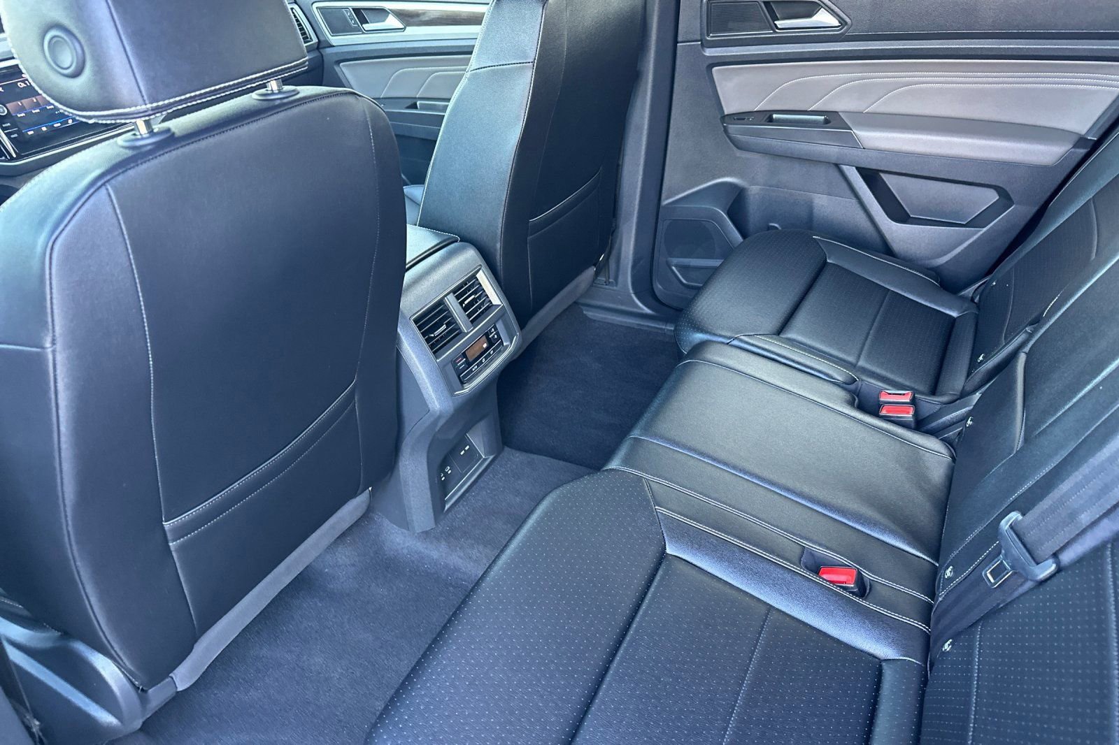 Certified 2022 Volkswagen Atlas SE image 12