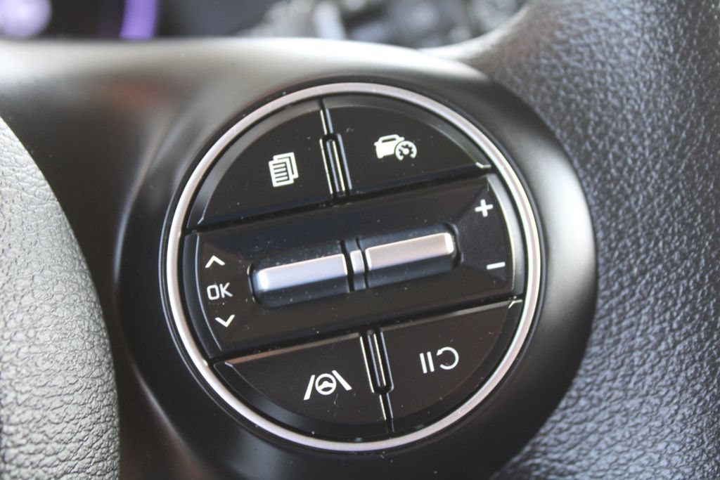 Certified 2025 Kia Soul LX w/ LX Technology Package FWD image 29