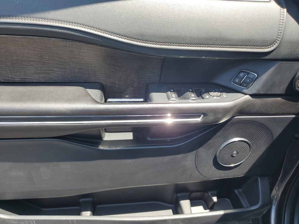 Used 2018 Ford Expedition Limited AWD/4WD image 20
