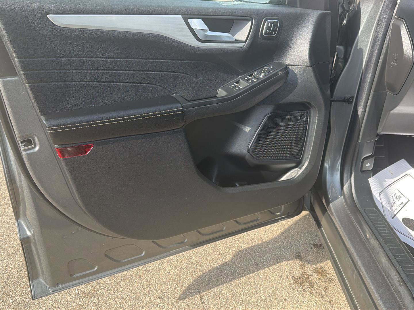 Used 2025 Ford Escape Platinum image 12