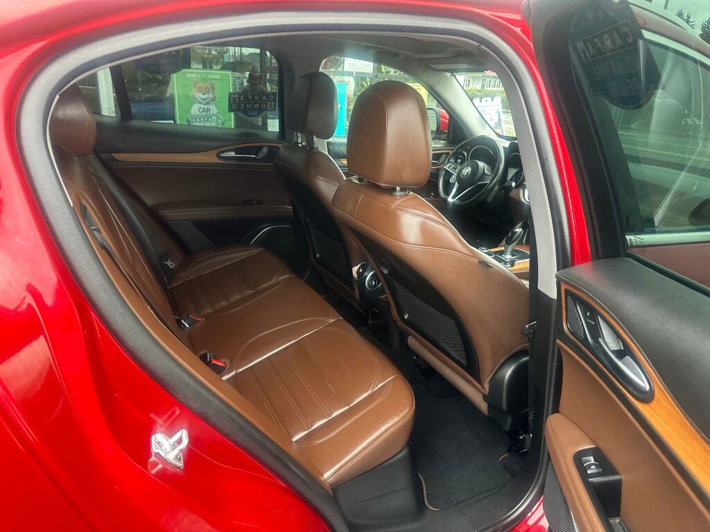 Used 2019 Alfa Romeo Stelvio Ti Lusso w/ Quick Order Package 22X Lusso image 12