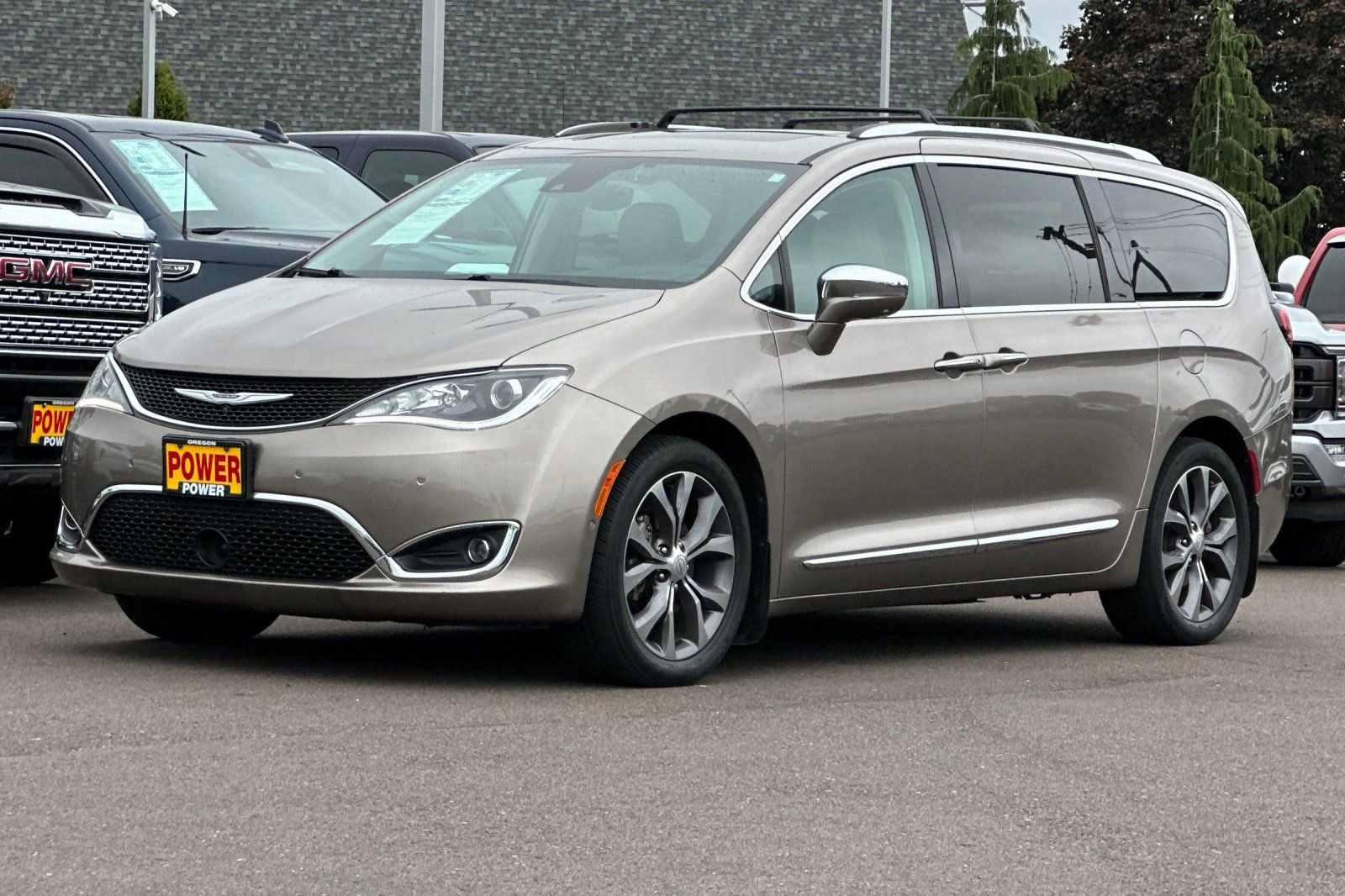 Used 2017 Chrysler Pacifica Limited FWD image 8