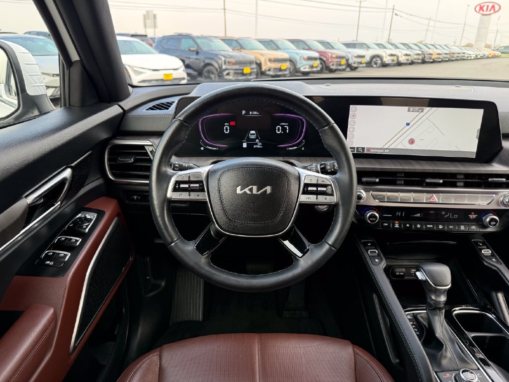 Certified 2024 Kia Telluride EX w/ EX Captain's Chair Package AWD/4WD image 24