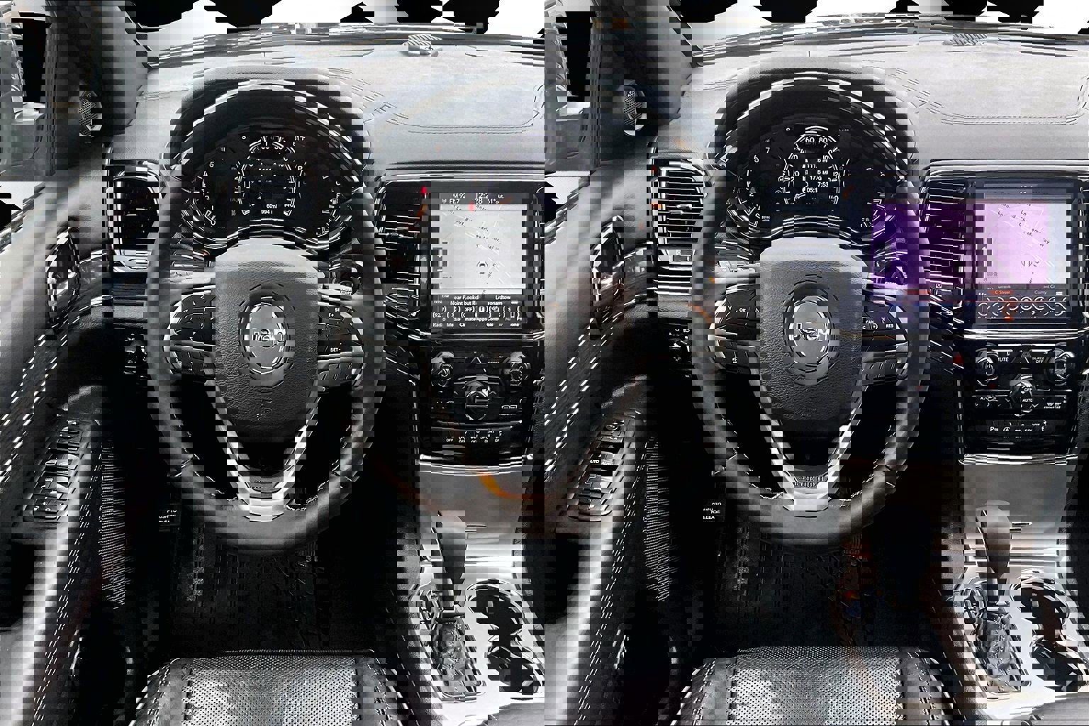 Used 2019 Jeep Grand Cherokee Overland image 5