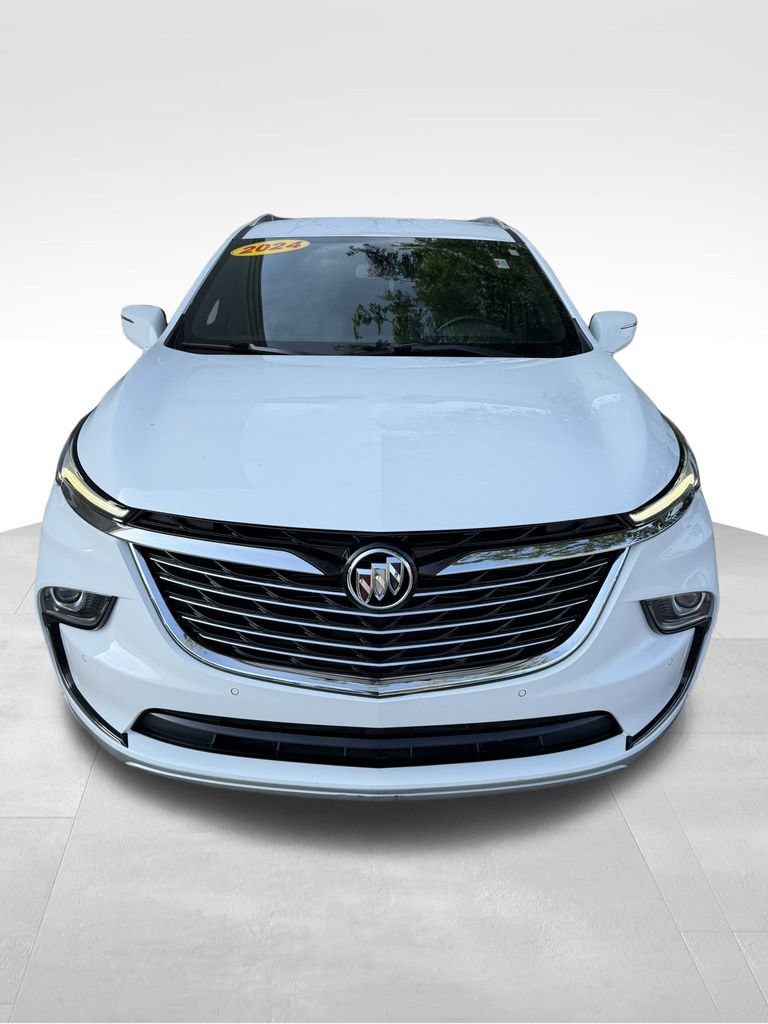 Used 2024 Buick Enclave Essence FWD image 3