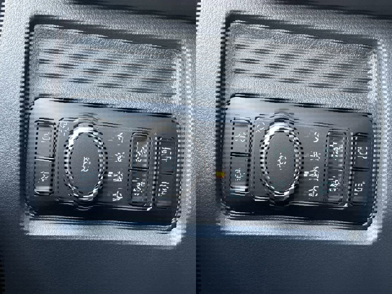 New 2026 Ford F350 Lariat RWD image 30