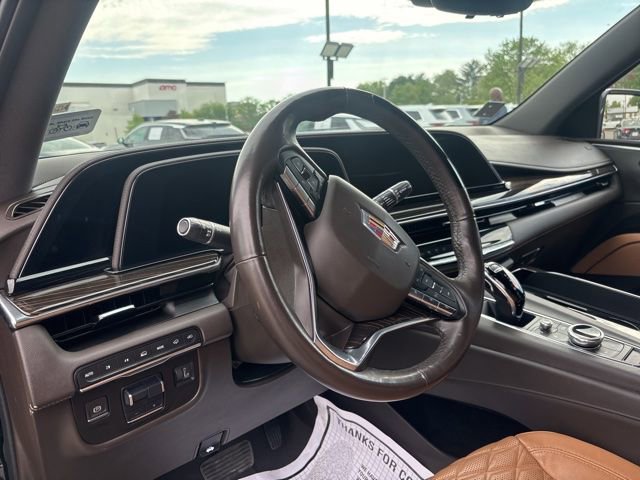 Certified 2022 Cadillac Escalade ESV Premium Luxury w/ Performance Package AWD/4WD image 4