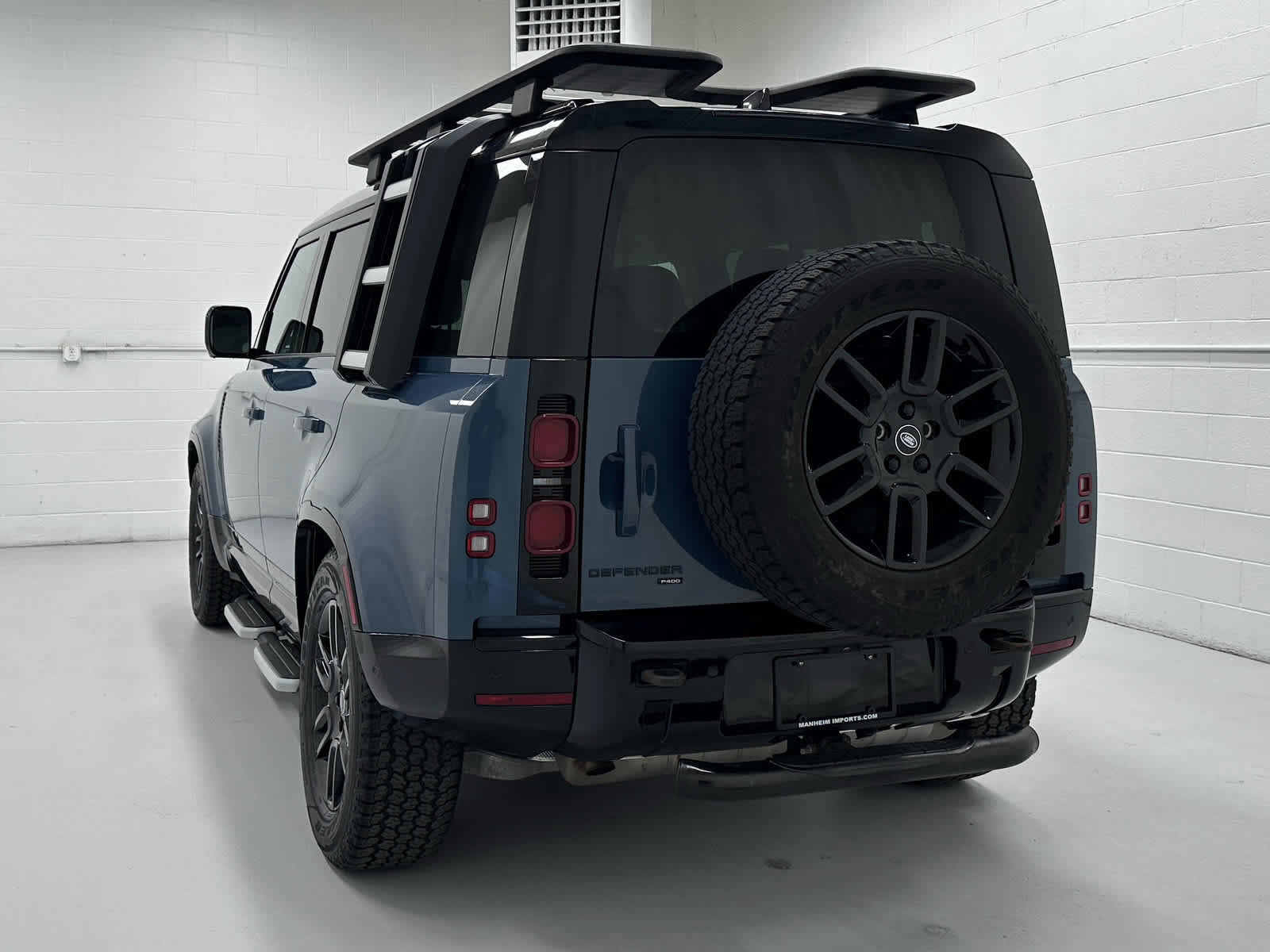 Used 2023 Land Rover Defender 110 X-Dynamic SE AWD/4WD image 8