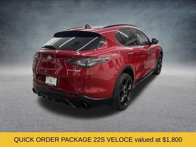 Used 2024 Alfa Romeo Stelvio Veloce image 3