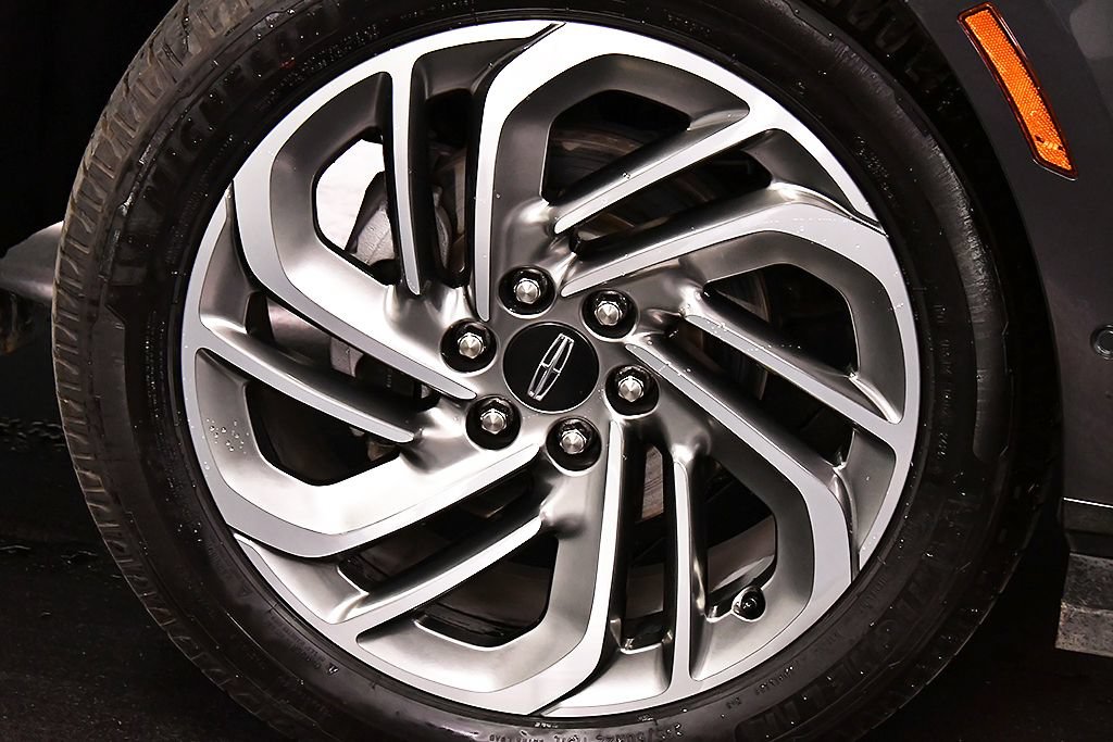 Used 2025 Lincoln Navigator Reserve AWD/4WD image 9