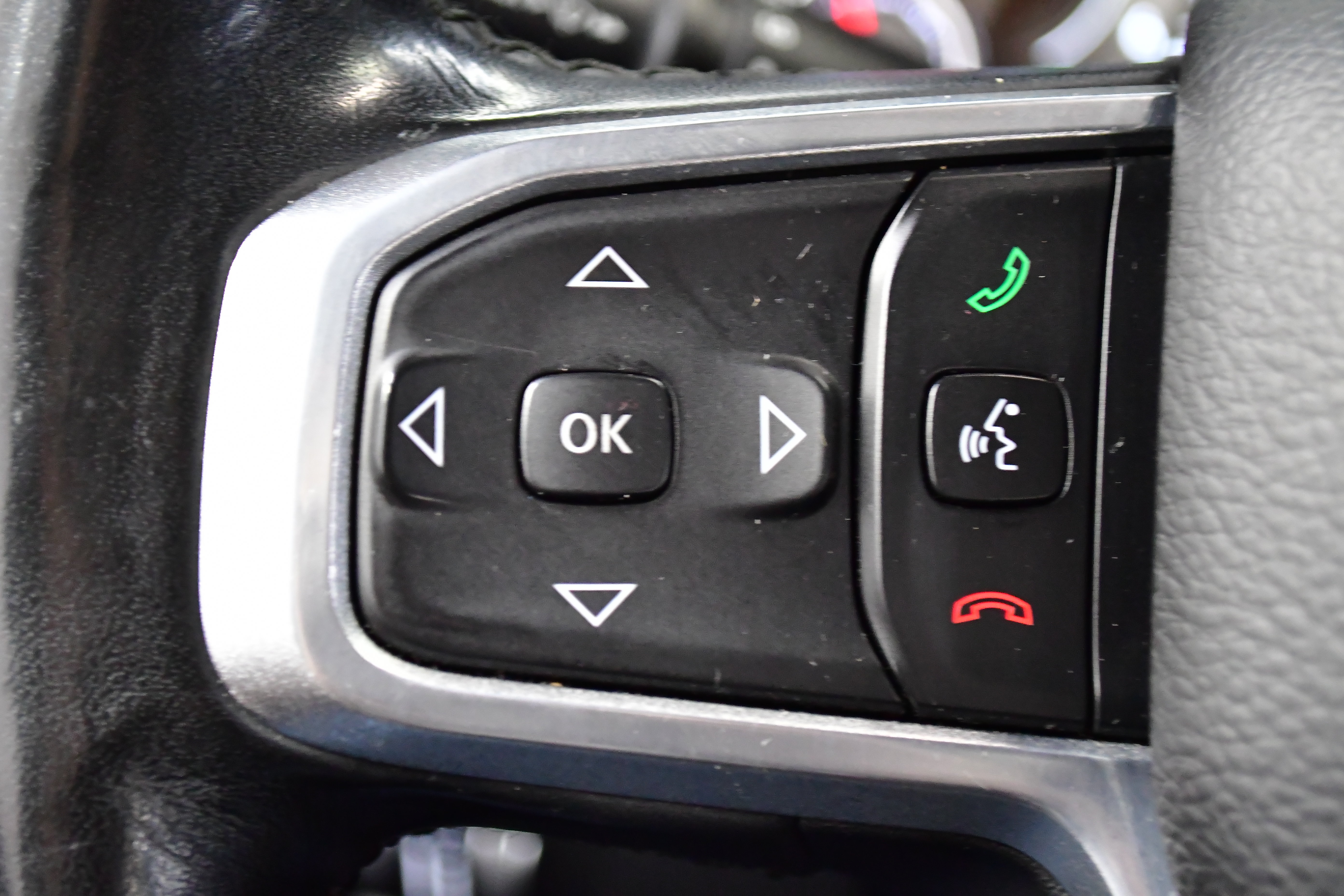 Used 2019 RAM 1500 Laramie w/ Sport Appearance Package AWD/4WD image 22