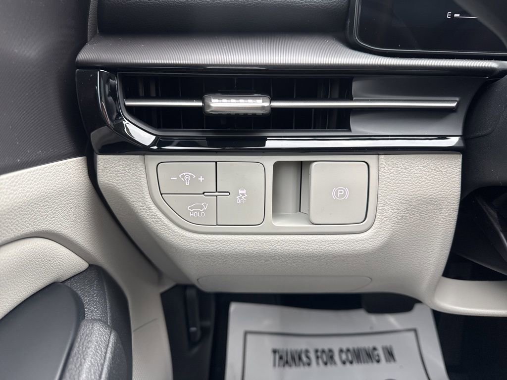 New 2026 Kia Sportage EX FWD image 9