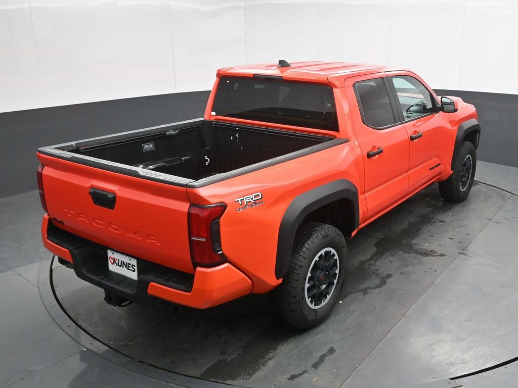 Used 2024 Toyota Tacoma TRD Off-Road AWD/4WD image 31
