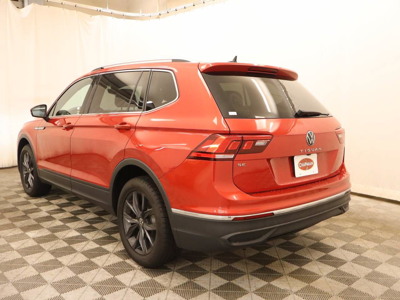 Used 2022 Volkswagen Tiguan SE FWD image 3