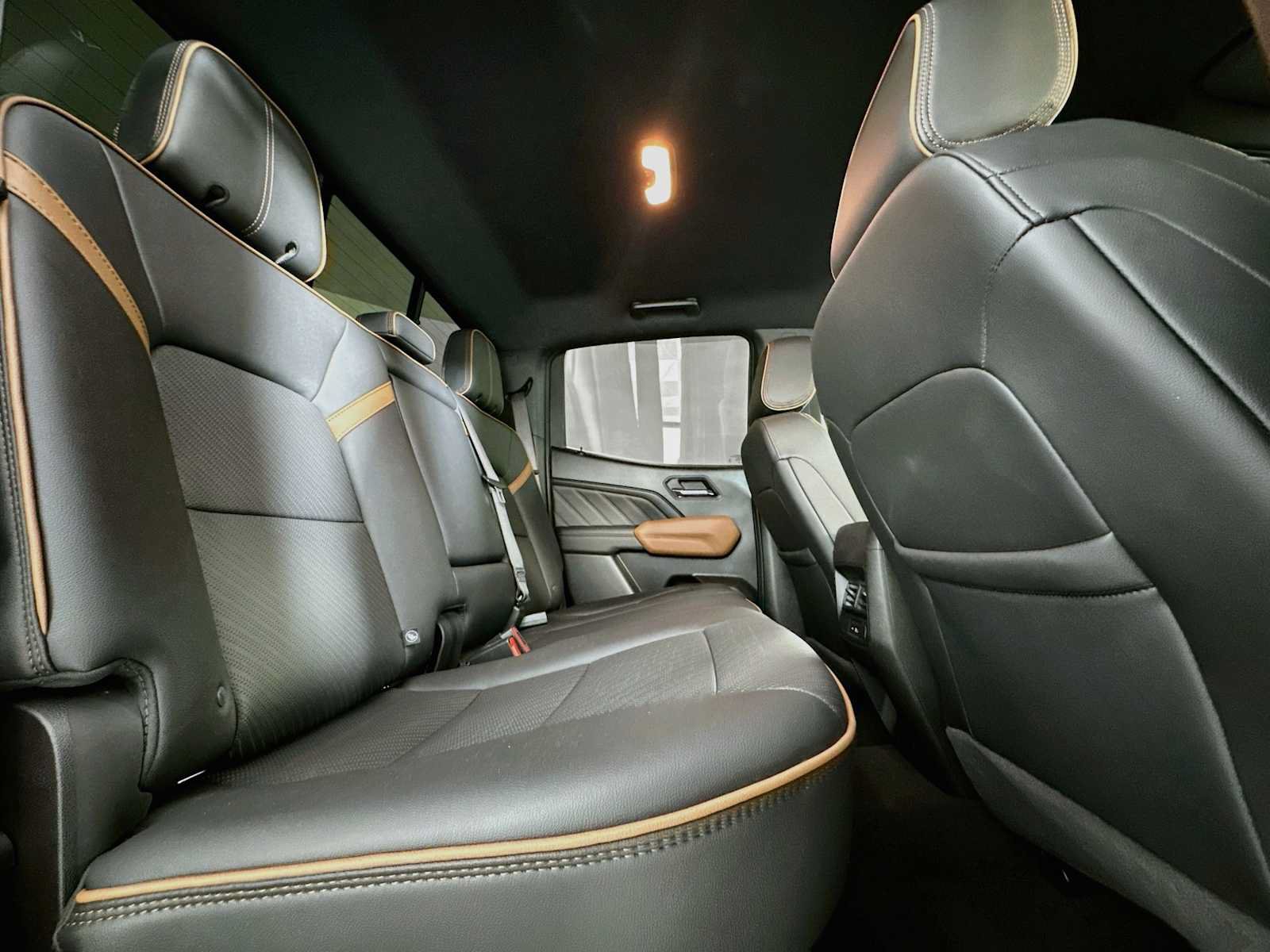Used 2025 GMC Canyon AT4 w/ AT4 Premium Package AWD/4WD image 25