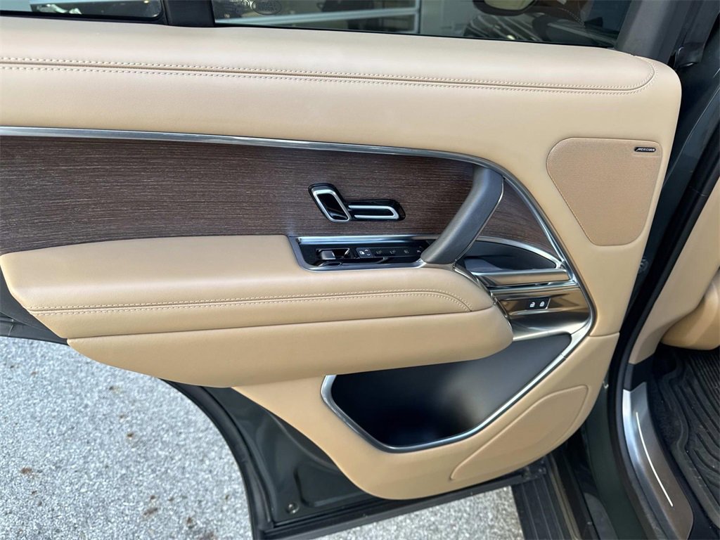 Certified 2023 Land Rover Range Rover SE image 13