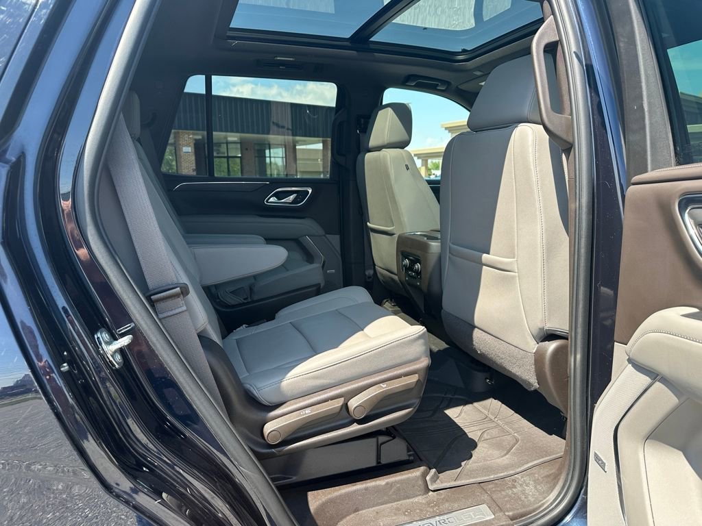 Certified 2023 Chevrolet Tahoe Z71 w/ Luxury Package AWD/4WD image 17