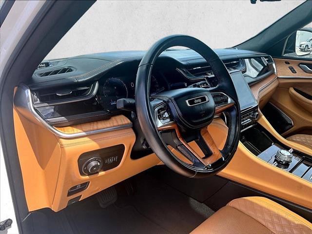 Used 2022 Jeep Grand Cherokee L Summit AWD/4WD image 14