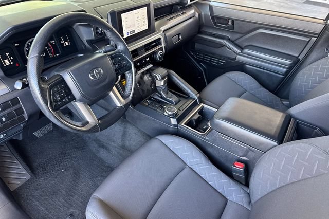 Used 2024 Toyota Tacoma SR5 w/ SR5 Upgrade Package AWD/4WD image 10