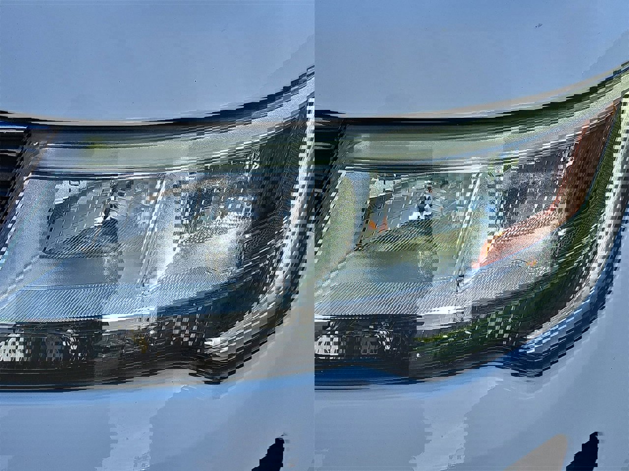 Used 2017 Ford Explorer XLT image 31