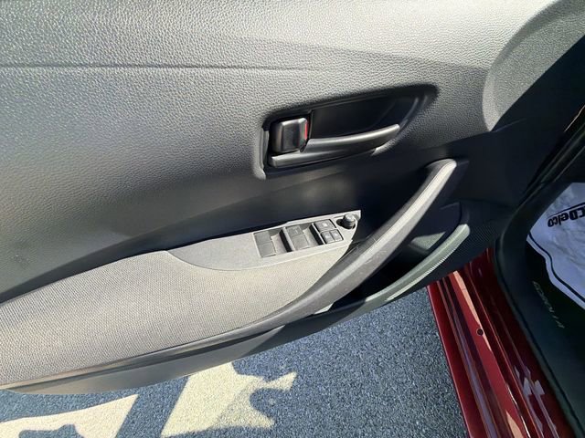 Used 2025 Toyota Corolla LE image 21