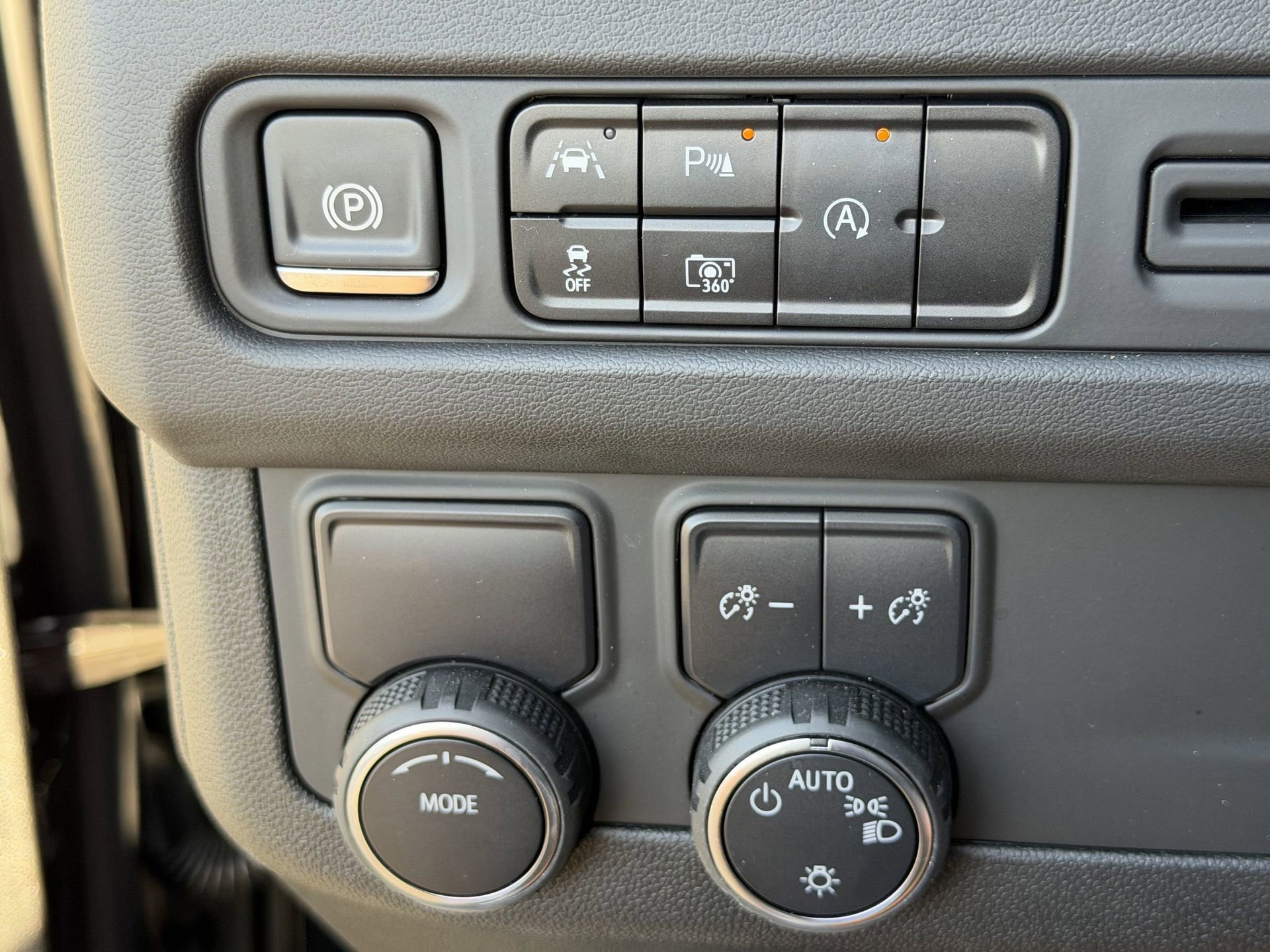 Used 2024 Chevrolet Tahoe RST w/ Luxury Package image 14